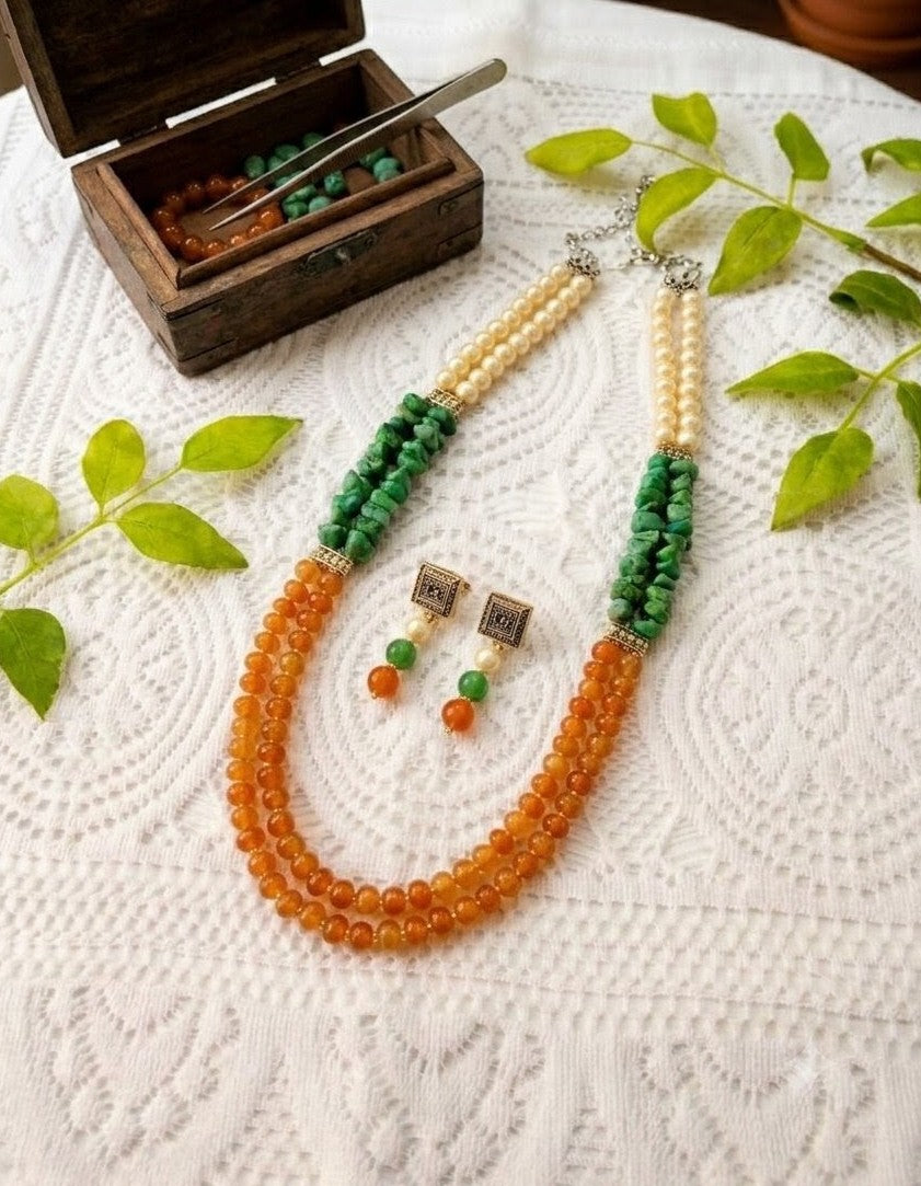 Tricolour Uncut Beads and Onyx Necklace Set