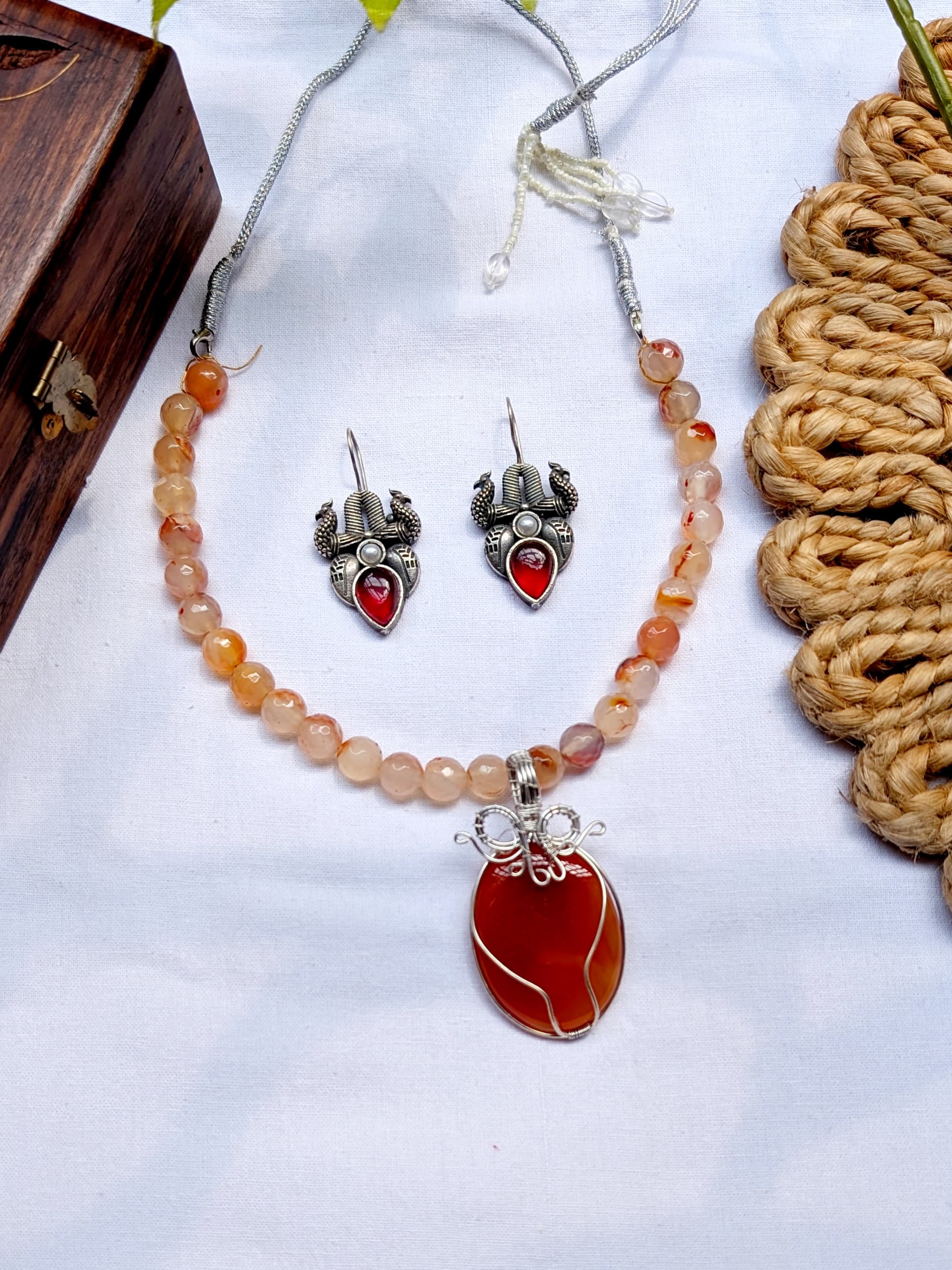 Statement Onyx & Monalisa Stone Pendant Set