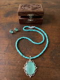 Elegant Uncut Beads Pendant Set