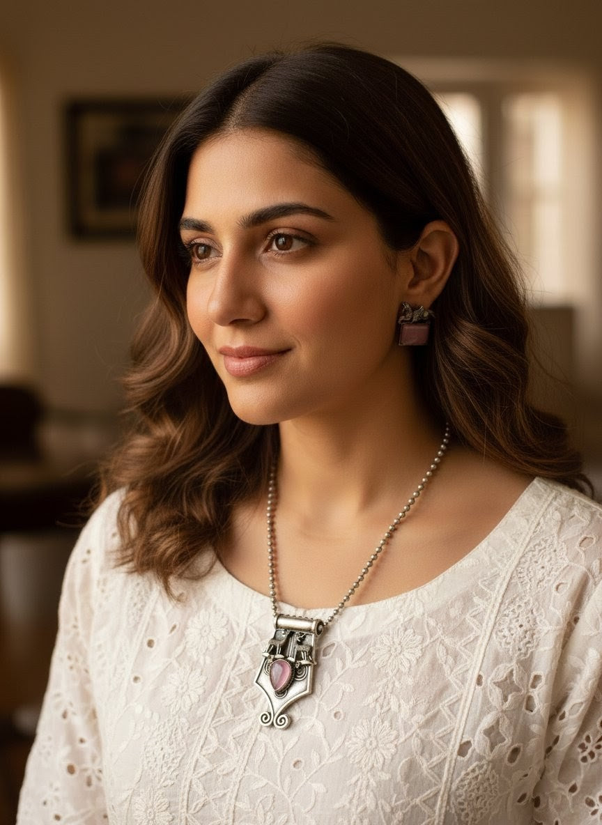 Chique Monalisa Stone Silver Replica Pendant Sets